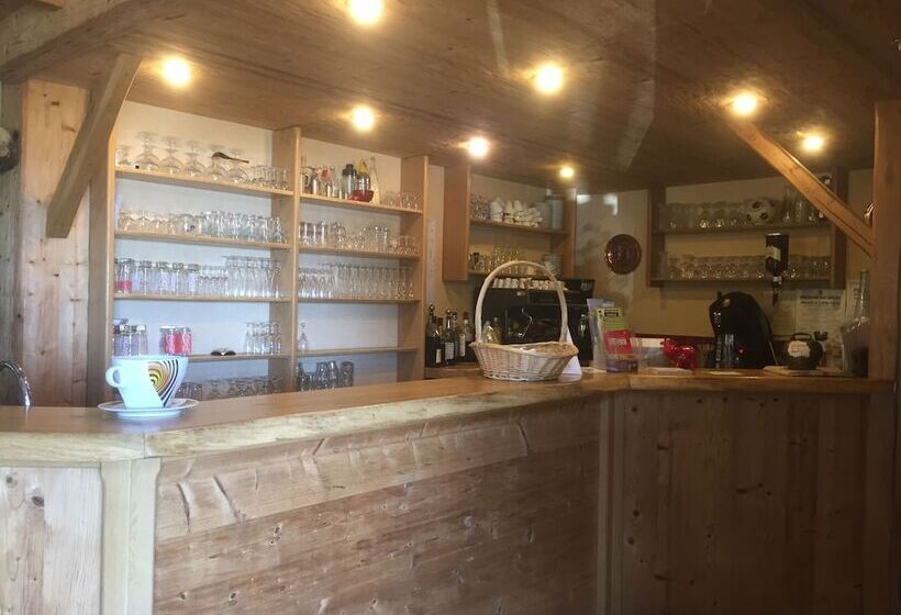 ユースホステル Auberge La Ferme De Ferrières