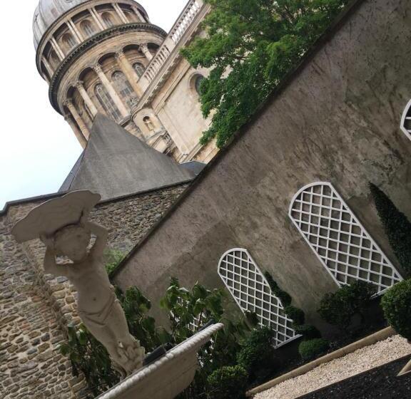 צימר Enclos De L'evêché