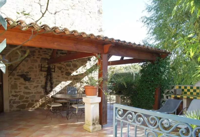 تختخواب و صبحانه La Bastide De L'olivier