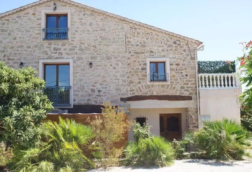 تختخواب و صبحانه La Bastide De L'olivier