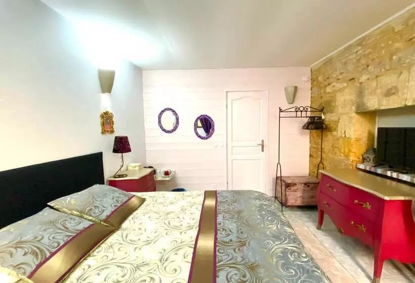 La Clef Des Songes B&b De Charme Sarlat Centre Parking Gratuit Piscine Et Espace Bien être à 4
