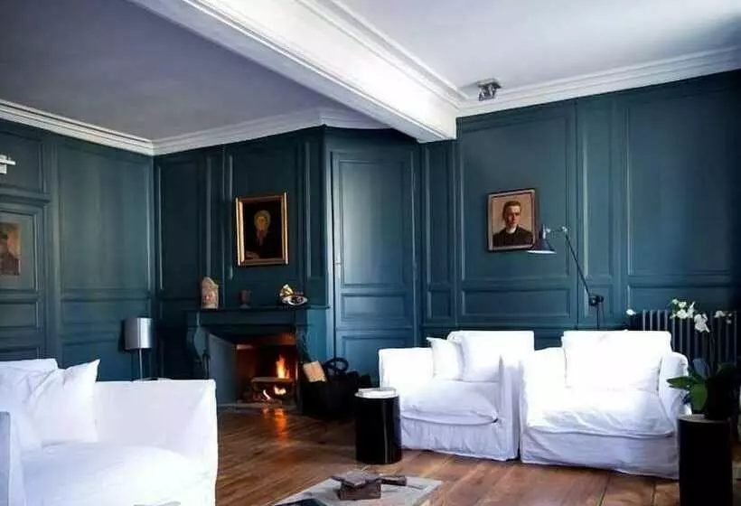 تختخواب و صبحانه La Maison Pavie