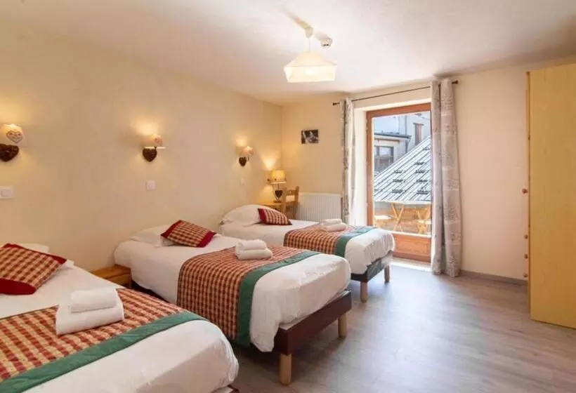 Chalet Hotel La Tarine