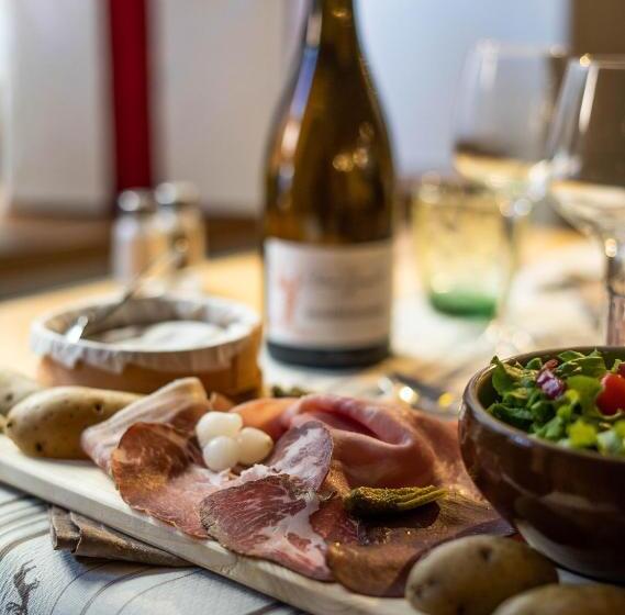 Chalet Hotel La Tarine