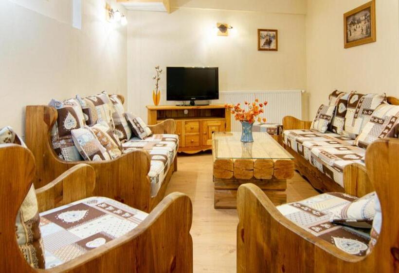 Chalet Hotel La Tarine