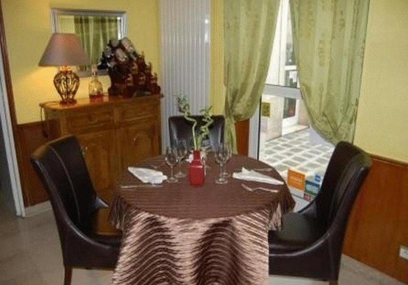 Отель A La Grâce De Dieu Hôtel