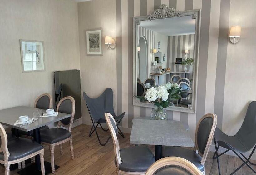 هتل Hôtel De La Plage