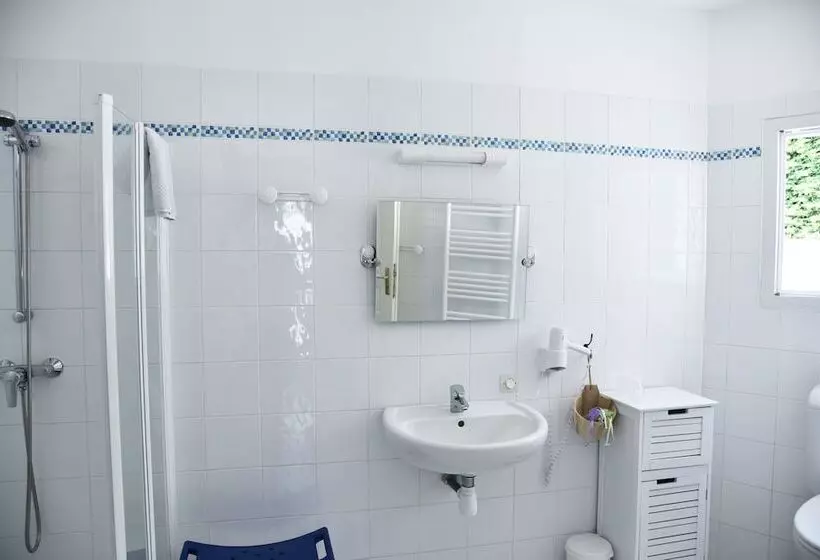 هتل Hôtel Jerodel