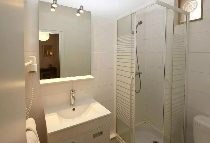 هتل Hôtel Le Foch