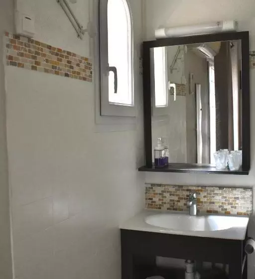 هتل Hôtel Le Nid