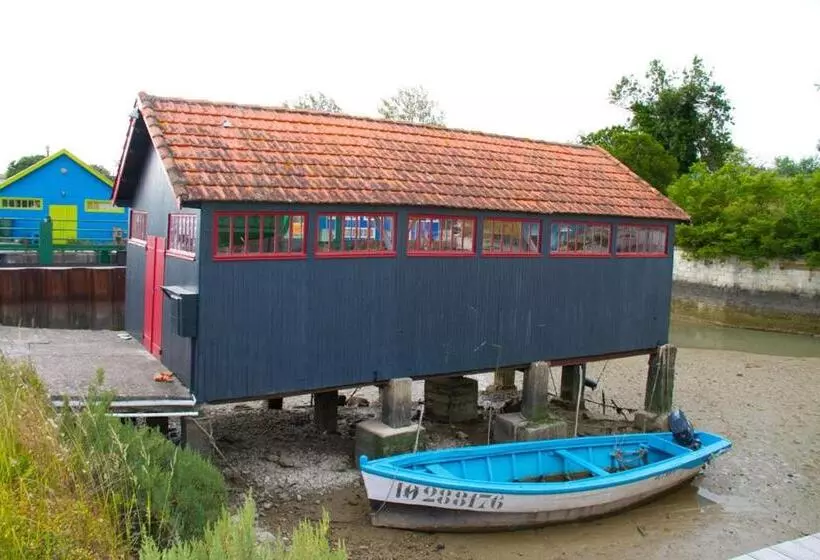 Hotelli Hôtel Le Vert Bois