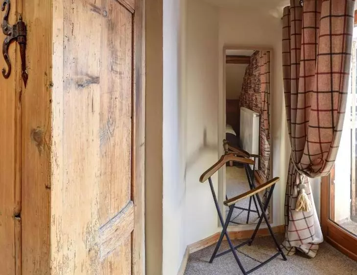 هتل Hôtel Les Cimes