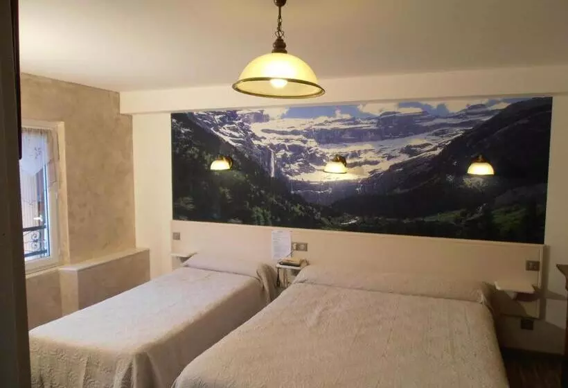 Hotelli Hôtel Panoramic Et Des Bains