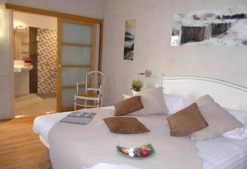 هتل Hôtel Picardia