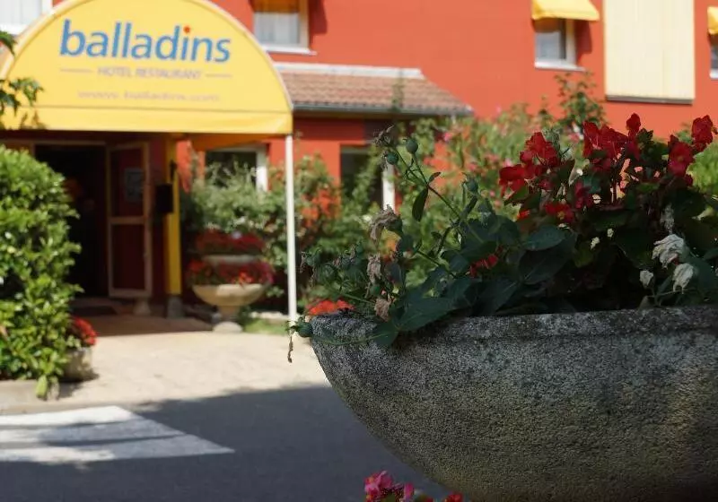 هتل Initial By Balladins Lyon Villefranchesursaone