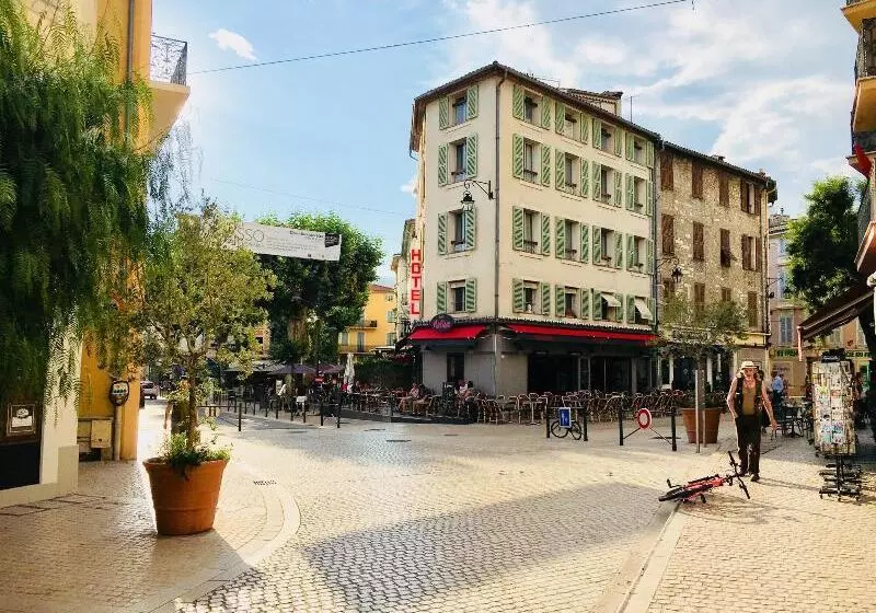 هتل La Victoire Boutique