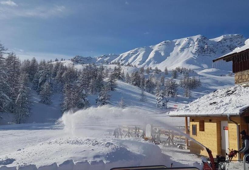 هتل Le Chal Heureux