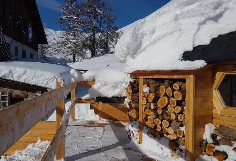 Отель Le Chal Heureux