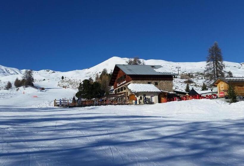 Отель Le Chal Heureux