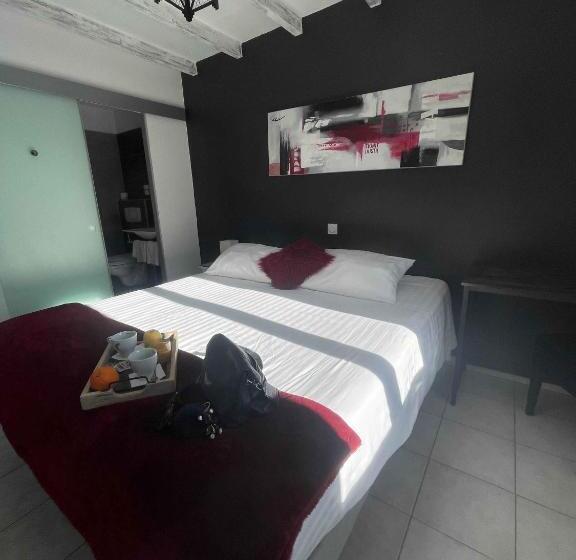 فندق Les Loges Du Luberon