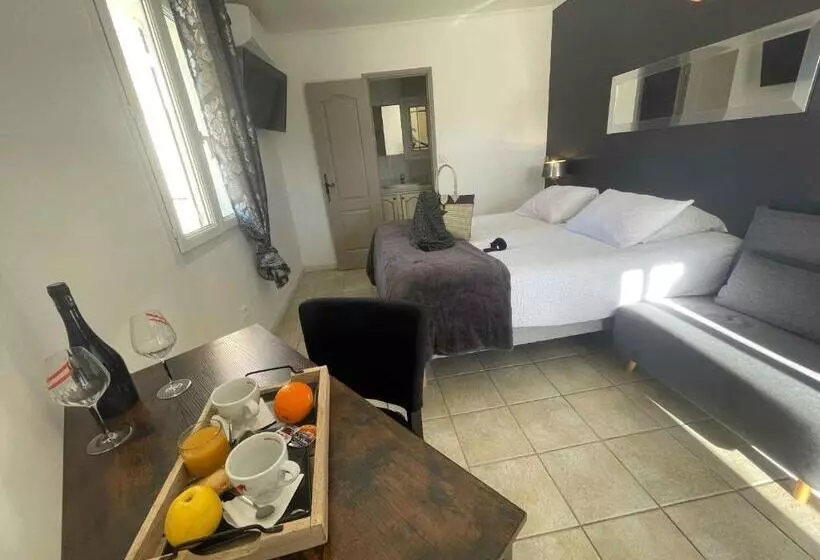 ホテル Les Loges Du Luberon