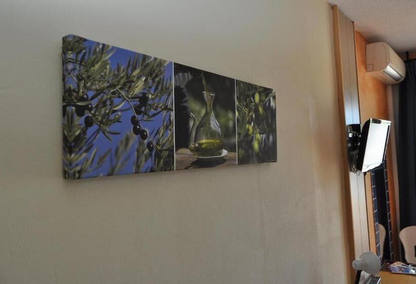 בית מלון כפרי Les Mimosas