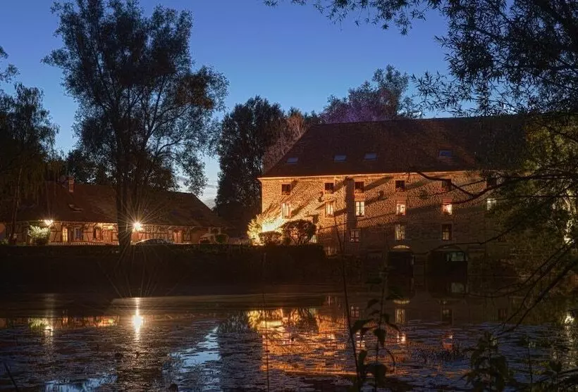 ホテル Moulin De Bourgchateau