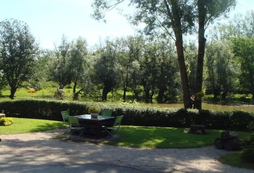 ホテル Moulin De Bourgchateau