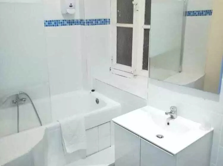 هتل Renova