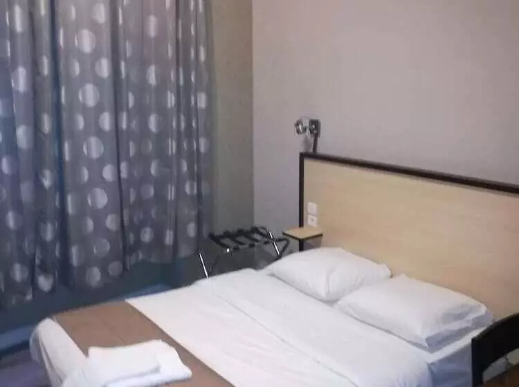 هتل Renova