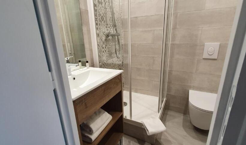 هتل The Originals City, Hôtel Les Océanes, Lorient