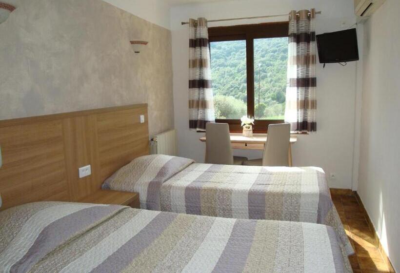 住所  Résidence Cabanaccia