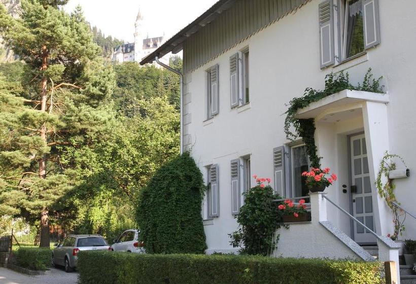 ベッドアンドブレックファースト Romantic Pension Albrecht   Since 1901