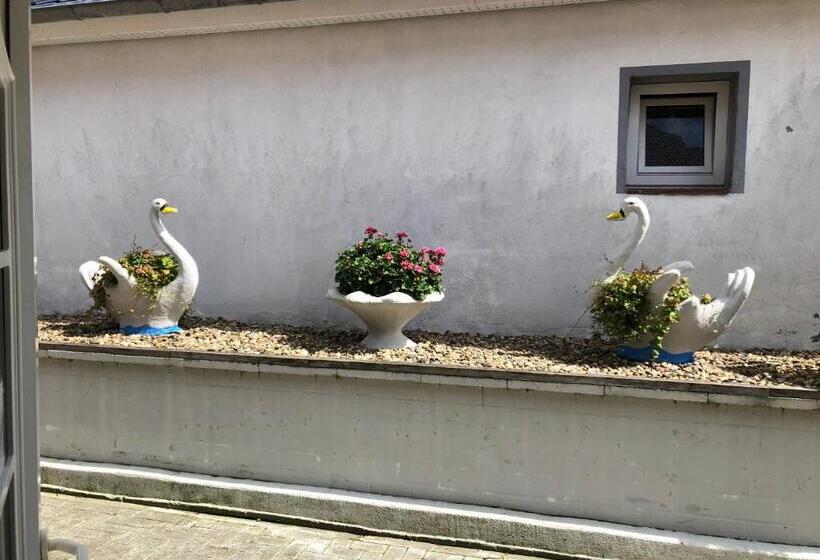 Garni Hotel Pension Holum