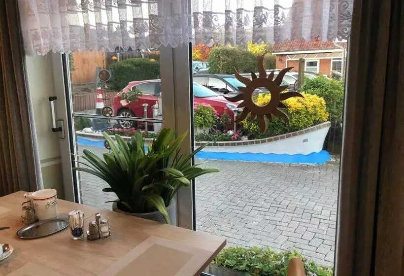 Garni Hotel Pension Holum