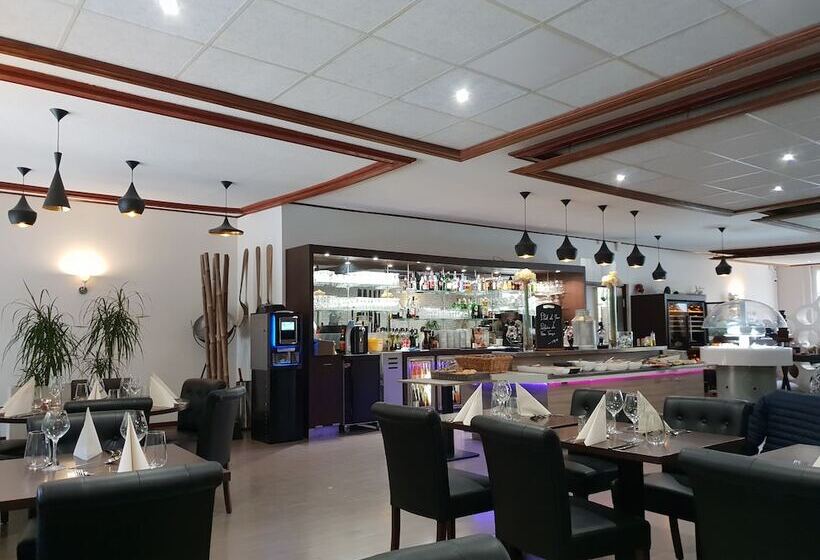 호텔 Enzo Hôtels Premier Prix   Logis Amnéville