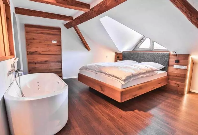 Hotelli Gasthof Zum Bach