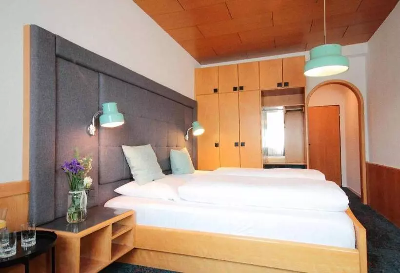 Hotelli Gasthof Zum Bach