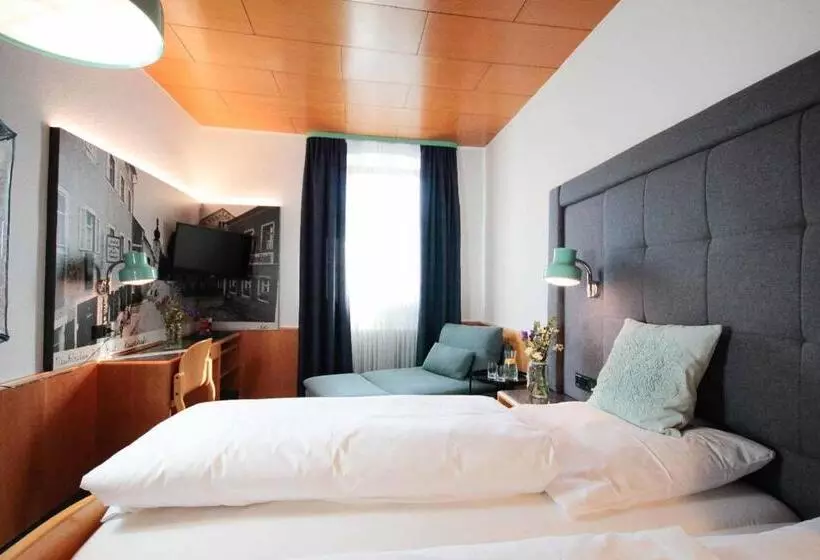 Hotelli Gasthof Zum Bach