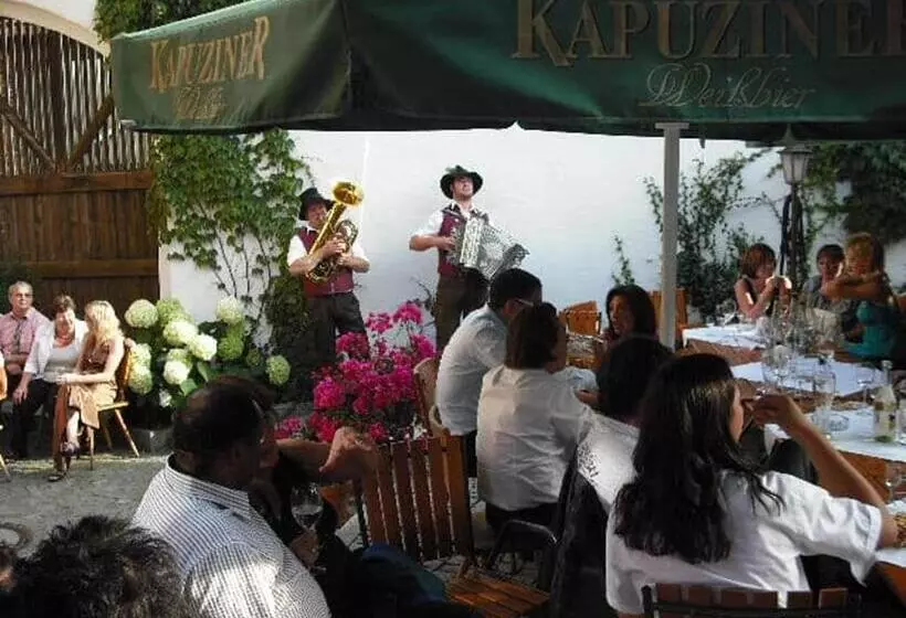 Hotelli Gasthof Zum Bach