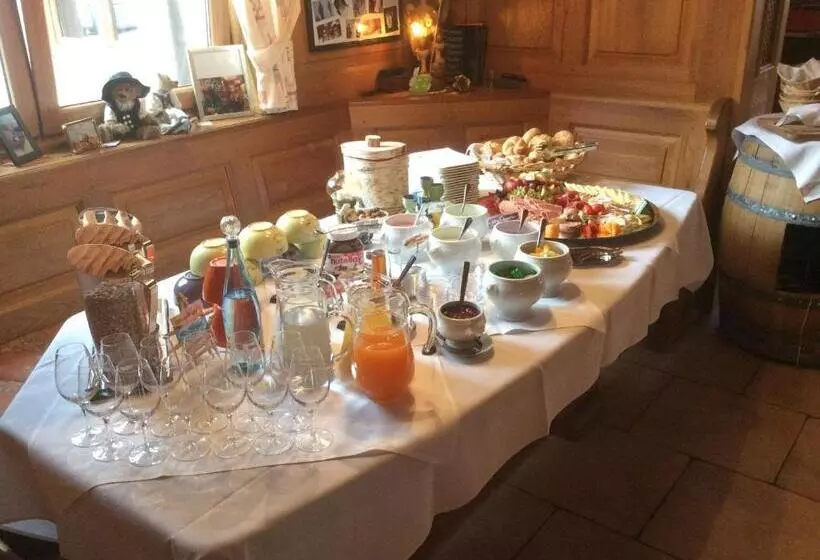 ホテル Hauensteiner Hof