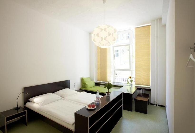 هتل Hüttenpalast