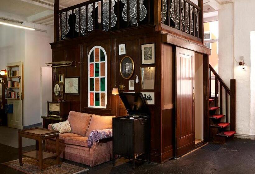 هتل Hüttenpalast