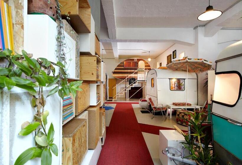 هتل Hüttenpalast