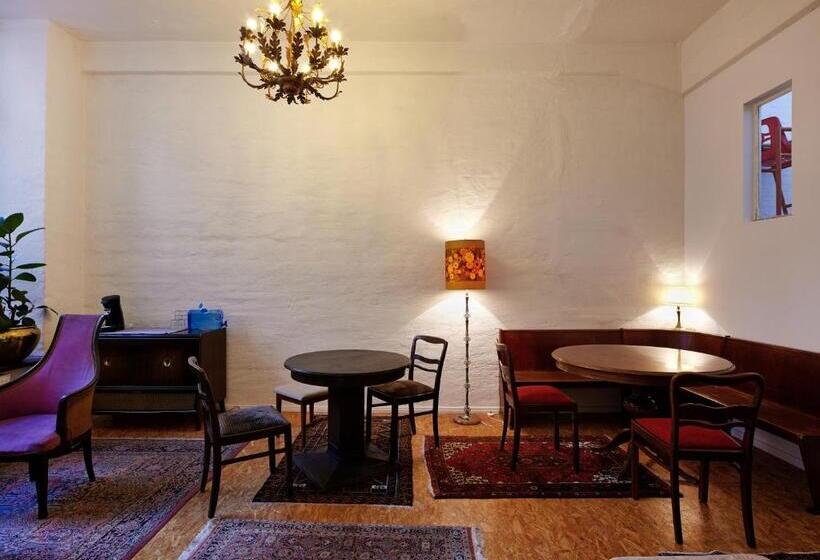 هتل Hüttenpalast