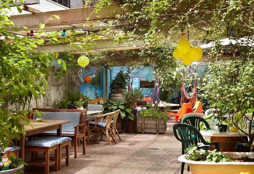 هتل Hüttenpalast