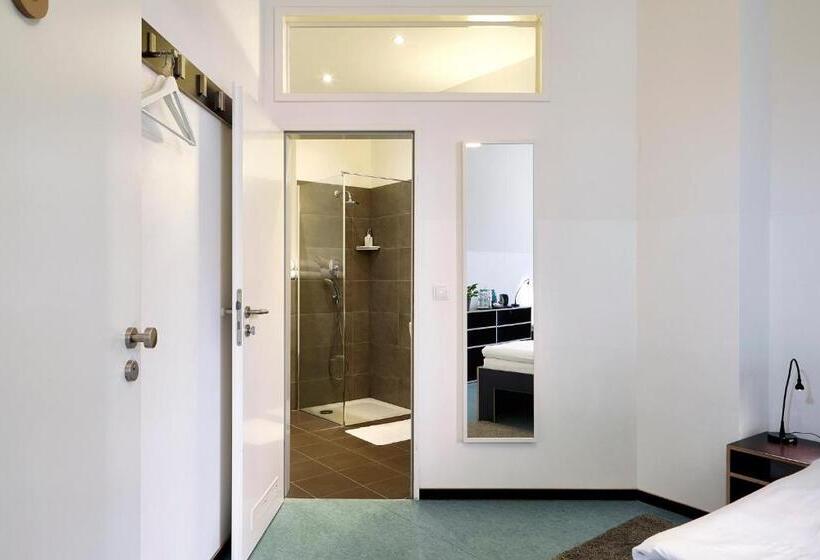 هتل Hüttenpalast