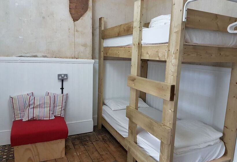 Bunkhouse Bournemouth   Hostel