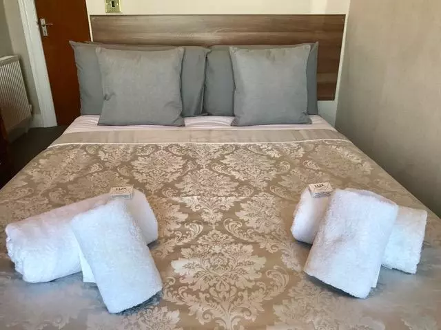 تختخواب و صبحانه Bromwell Court