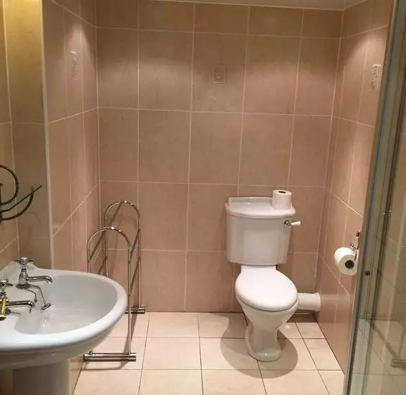 تختخواب و صبحانه Bromwell Court